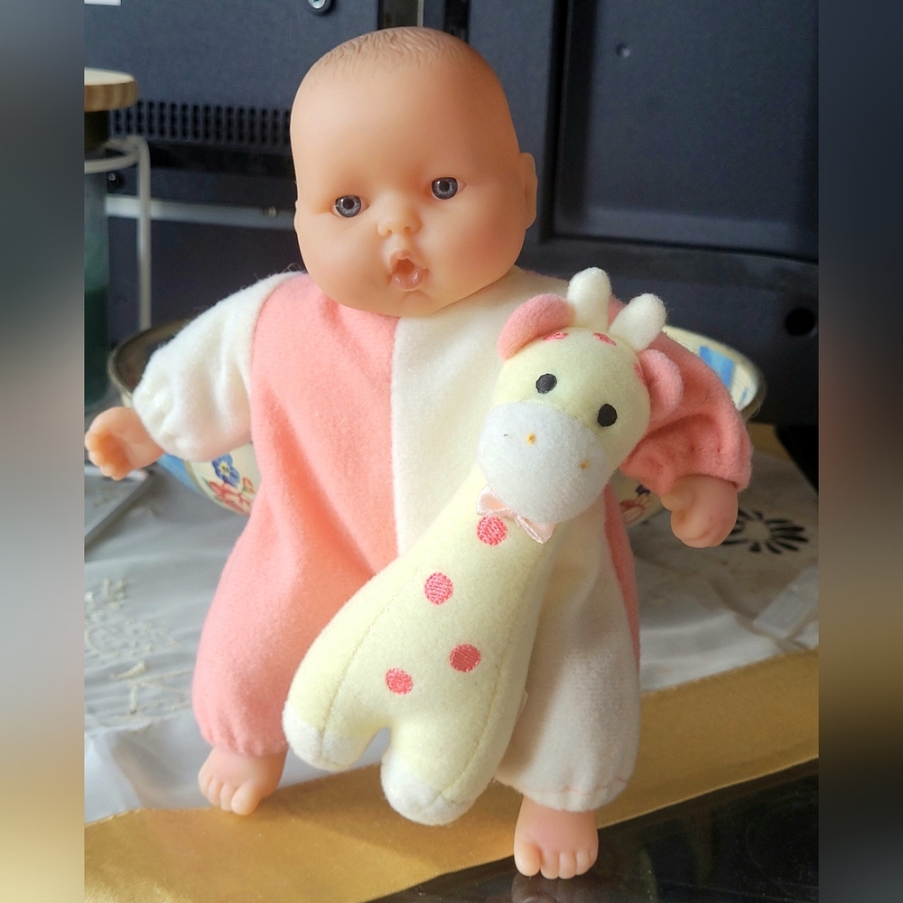 BERENGUER Cuddle Baby Doll Soft Body With The Giraffe.8"